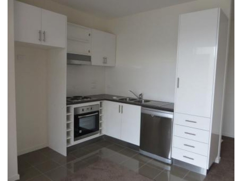 2/90 Roseberry Avenue, Preston VIC 3072