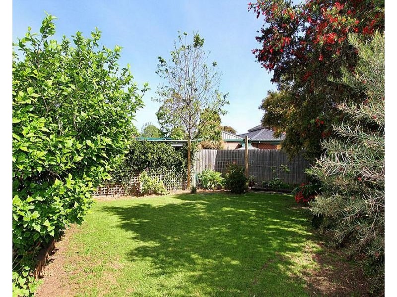 5 Ellerslie Court, Mill Park VIC 3082