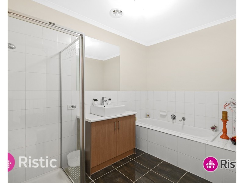 32 Serenity Way, South Morang VIC 3752