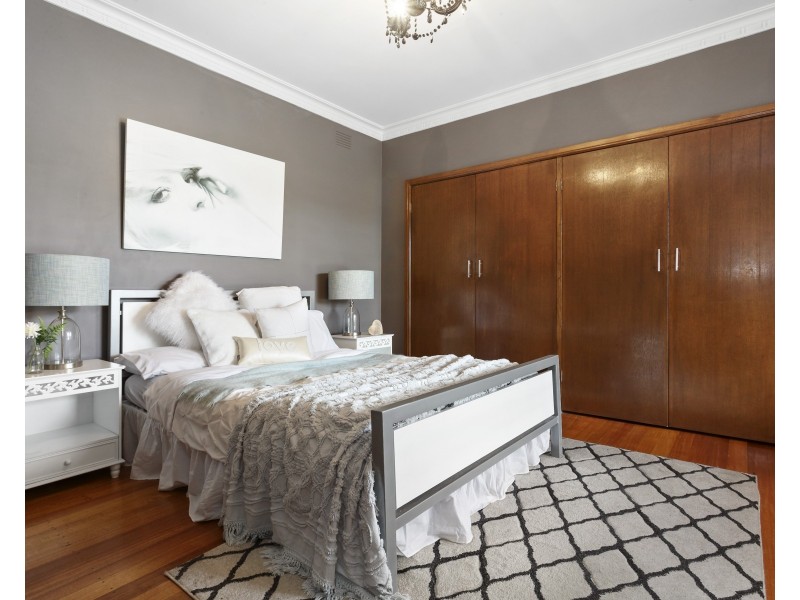 11 Marlock Close, Thomastown VIC 3074