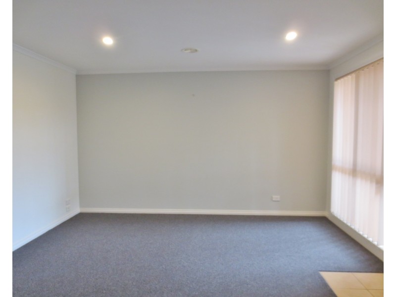 4 Solaire Way, South Morang VIC 3752