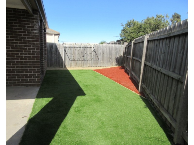 13 Sanctum Circuit, Doreen VIC 3754