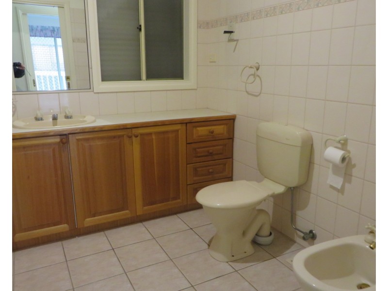 33 Peyton Drive, Mill Park VIC 3082