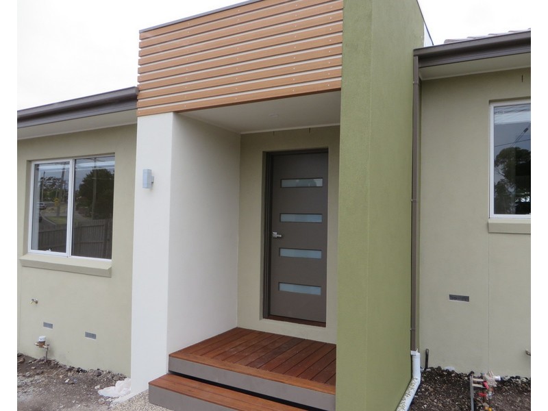 2/2 Woolnough Drive, Epping VIC 3076