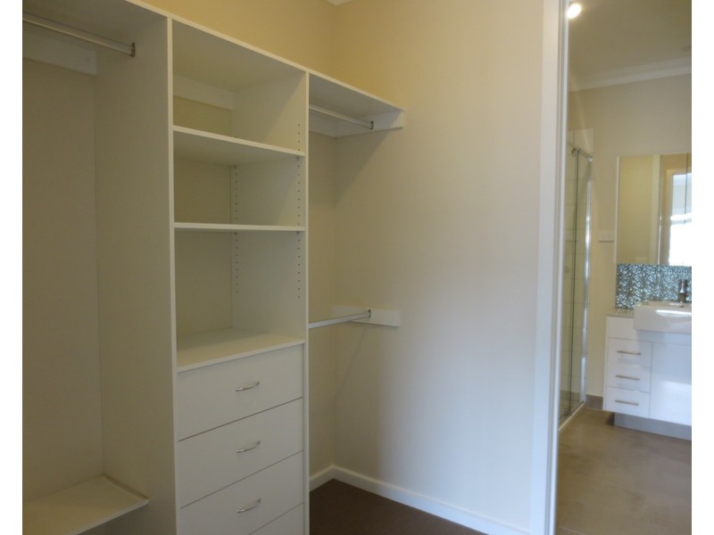 2/2 Woolnough Drive, Epping VIC 3076