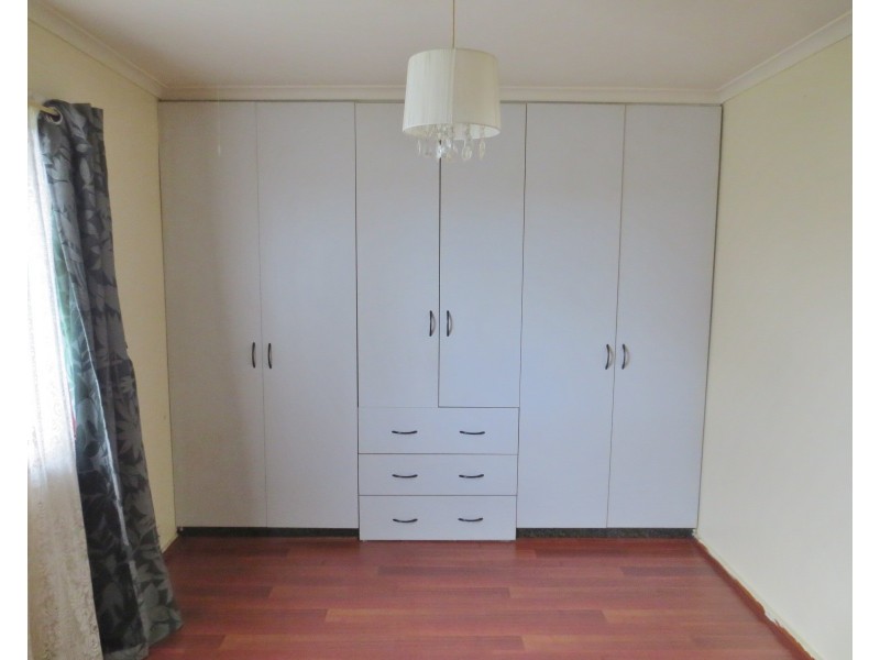 33 Malmsbury Drive, Meadow Heights VIC 3048