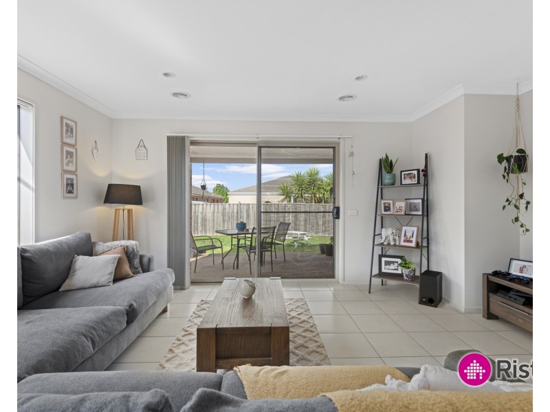 47 Barleygrass Crescent, Brookfield VIC 3338