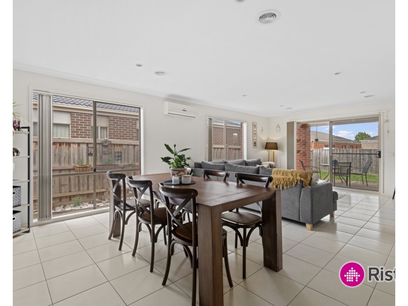 47 Barleygrass Crescent, Brookfield VIC 3338