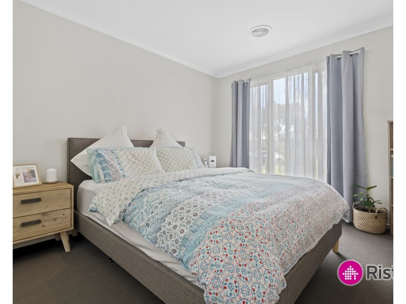 47 Barleygrass Crescent, Brookfield VIC 3338