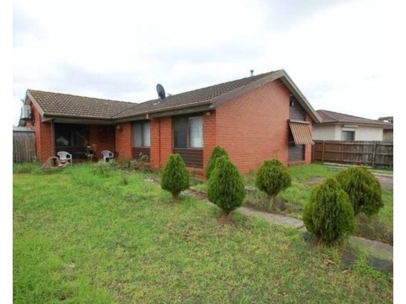 33 Malmsbury Drive, Meadow Heights VIC 3048