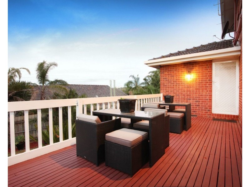 8 Nigel Crescent, Gladstone Park VIC 3043