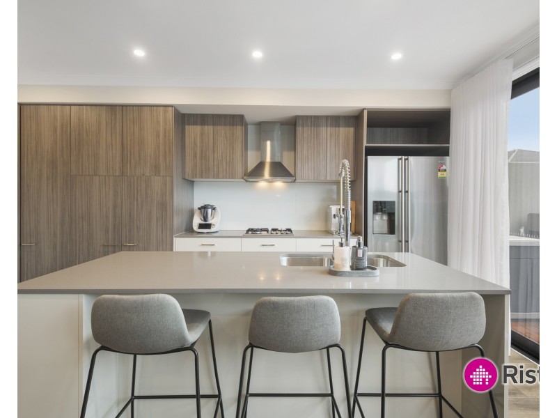 15 Thurra Walk, Wollert VIC 3750