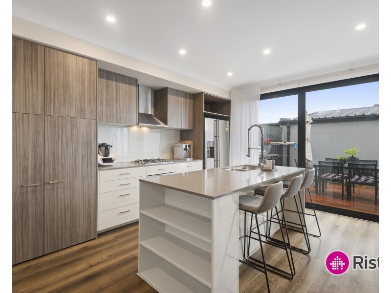 15 Thurra Walk, Wollert VIC 3750