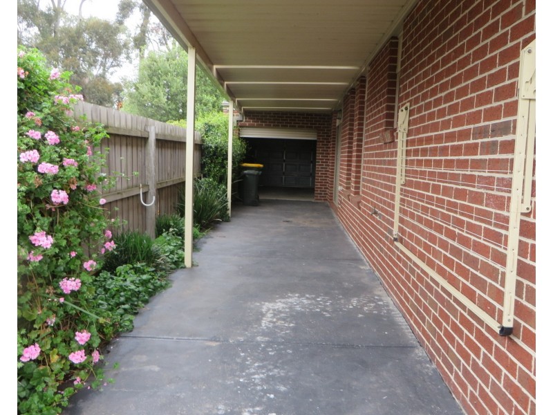 29 Carinya Crescent, South Morang VIC 3752