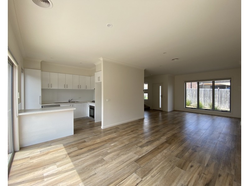 3/313 The Lakes Boulevard, South Morang VIC 3752