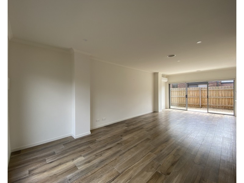 3/313 The Lakes Boulevard, South Morang VIC 3752