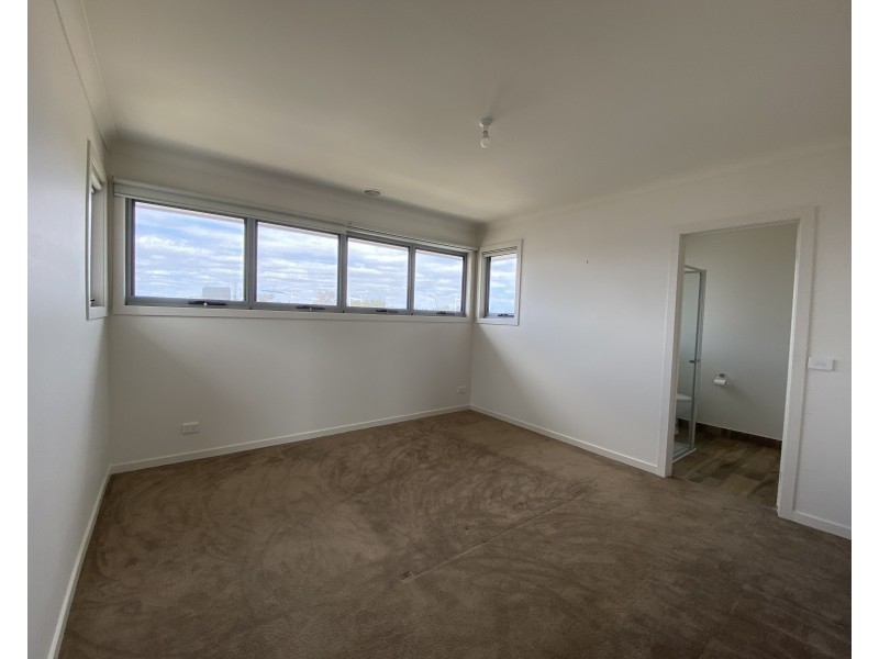 3/313 The Lakes Boulevard, South Morang VIC 3752