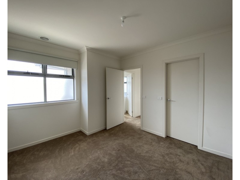 3/313 The Lakes Boulevard, South Morang VIC 3752