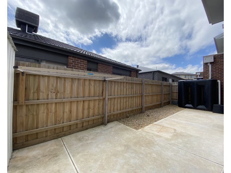 3/313 The Lakes Boulevard, South Morang VIC 3752