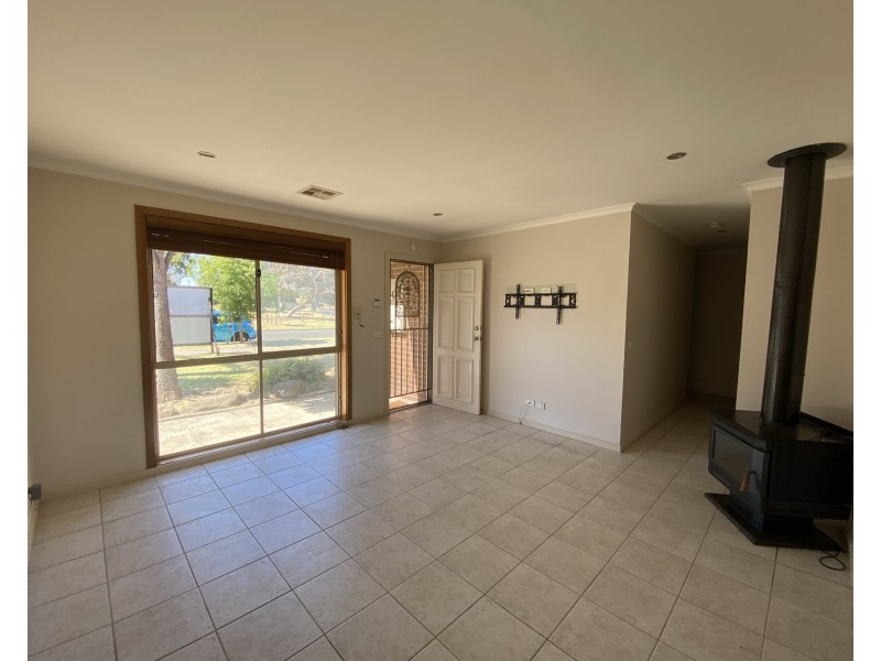 68 Pandora Avenue, Thomastown VIC 3074