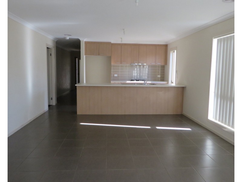 43 Senecio Drive, Doreen VIC 3754