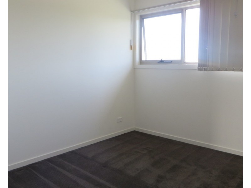 2/36 Houston Street, Epping VIC 3076