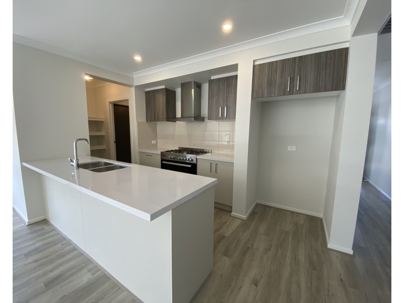 6 Treeton Drive, Wollert VIC 3750