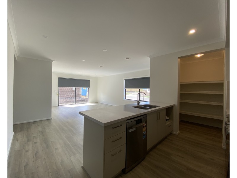 6 Treeton Drive, Wollert VIC 3750