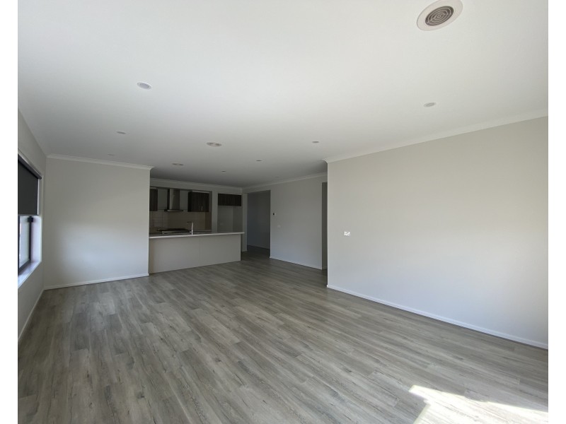 6 Treeton Drive, Wollert VIC 3750