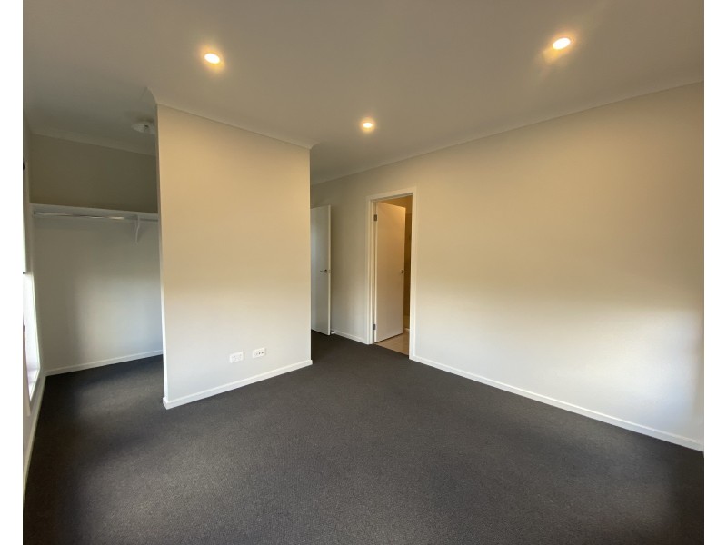 6 Treeton Drive, Wollert VIC 3750