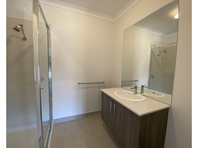 6 Treeton Drive, Wollert VIC 3750