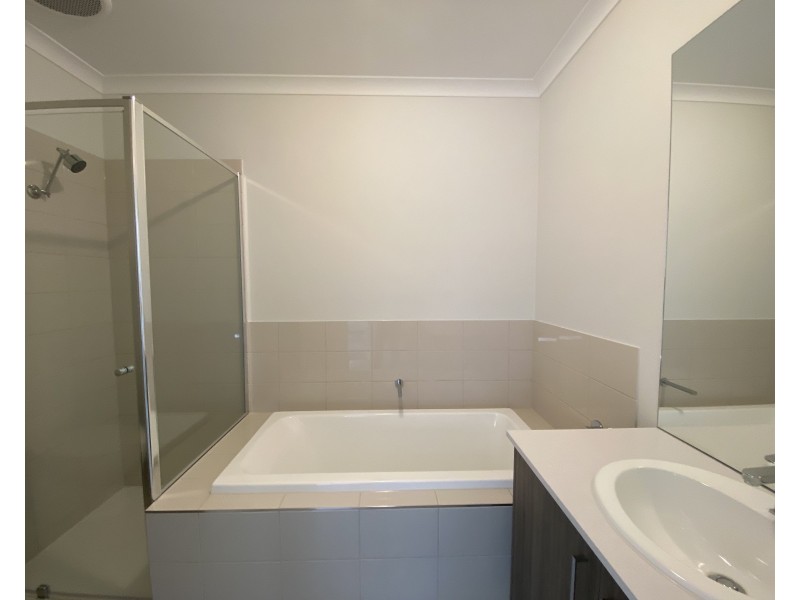 6 Treeton Drive, Wollert VIC 3750