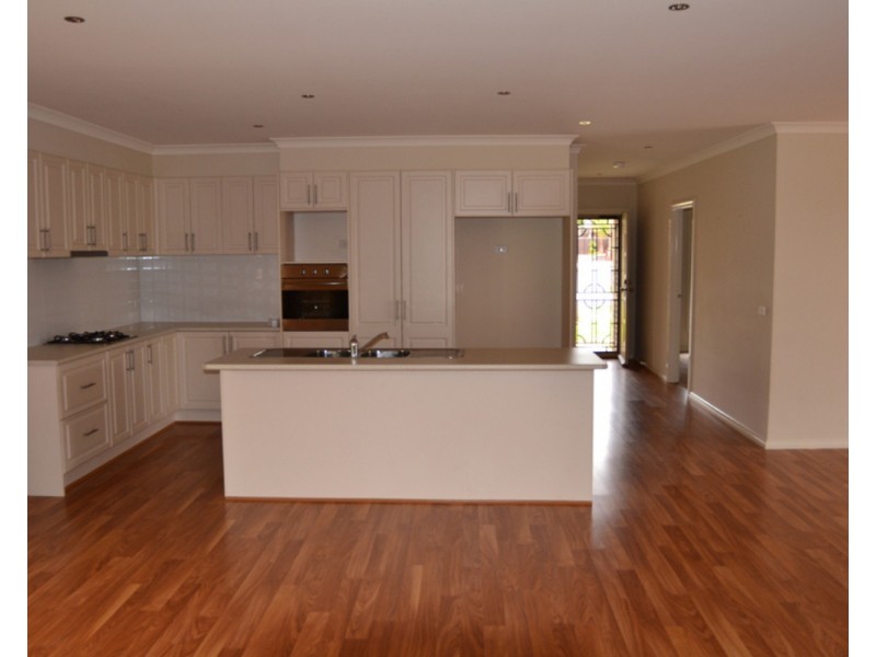 33 Belinda Court, South Morang VIC 3752