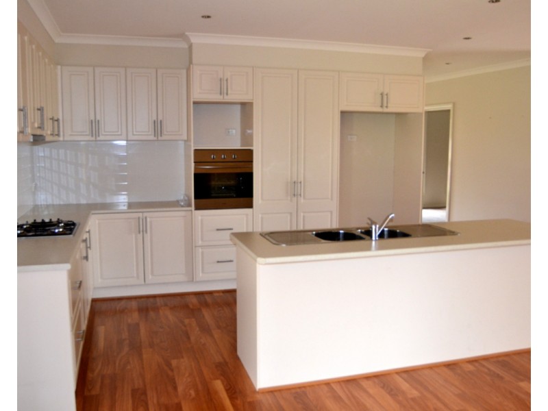 33 Belinda Court, South Morang VIC 3752