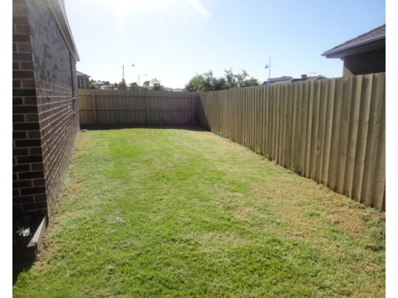 33 Belinda Court, South Morang VIC 3752