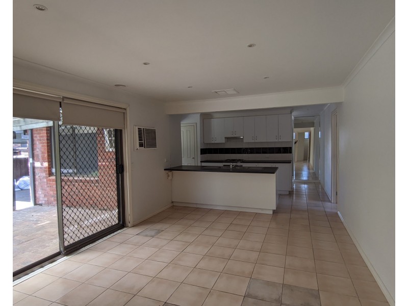 12 Flemington Drive, Mill Park VIC 3082