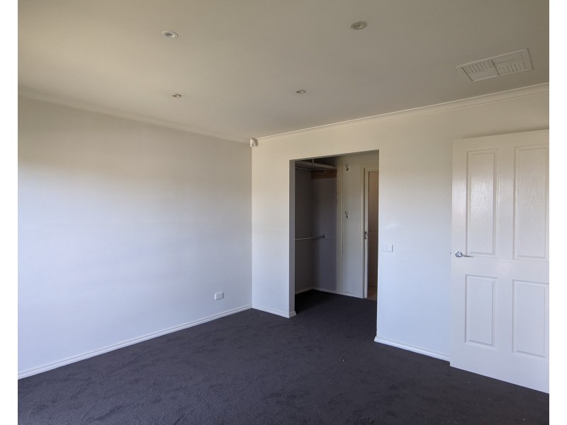 12 Flemington Drive, Mill Park VIC 3082