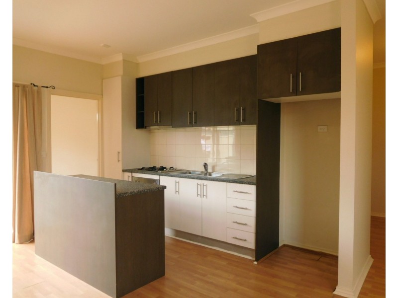 2/33 Currajong Street, Thomastown VIC 3074