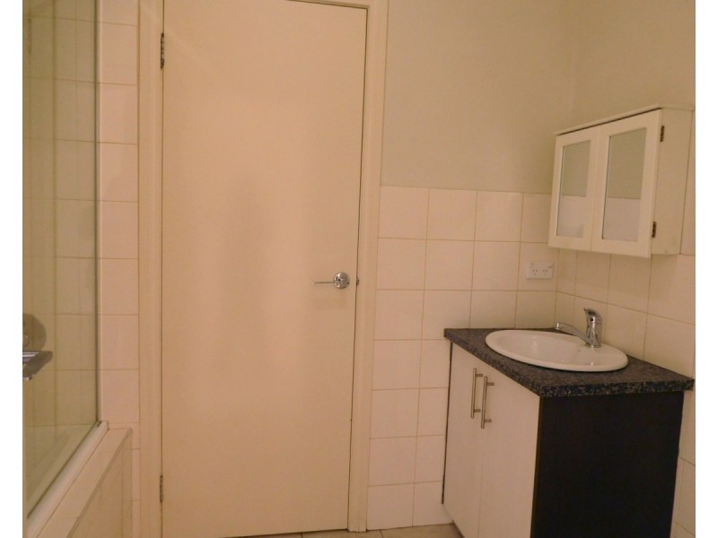 2/33 Currajong Street, Thomastown VIC 3074