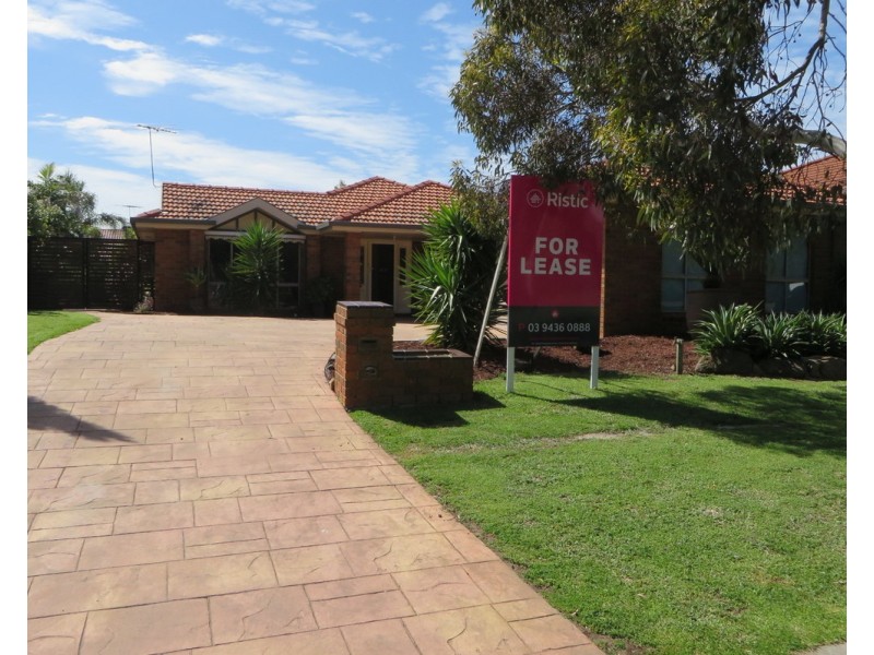 4 Gilroy Crescent, Mill Park VIC 3082