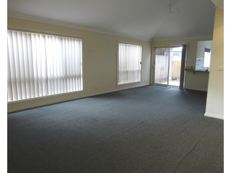 1/22 Hawkes Drive, Mill Park VIC 3082