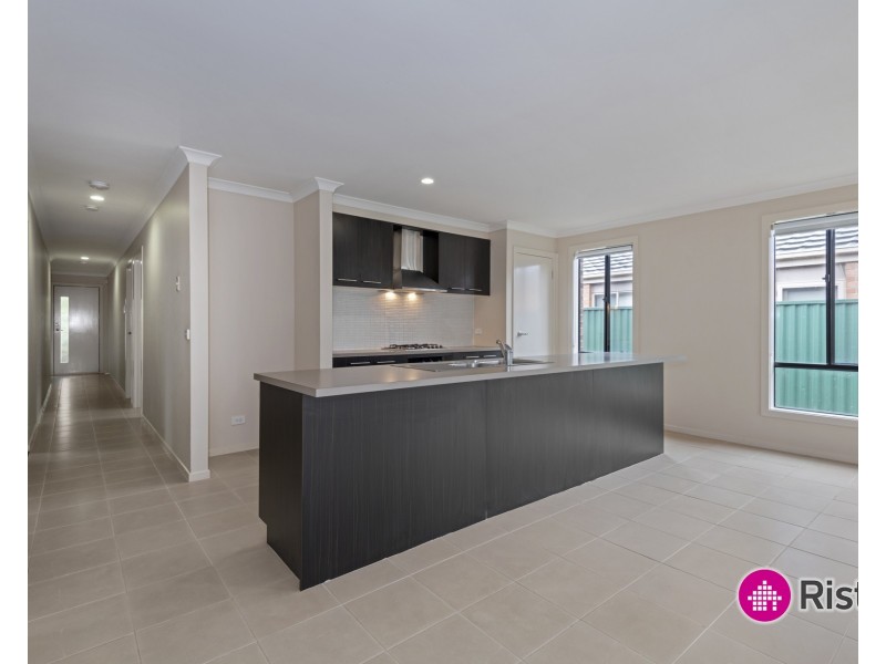14 Coleridge Way, South Morang VIC 3752