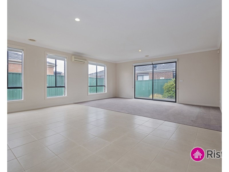 14 Coleridge Way, South Morang VIC 3752