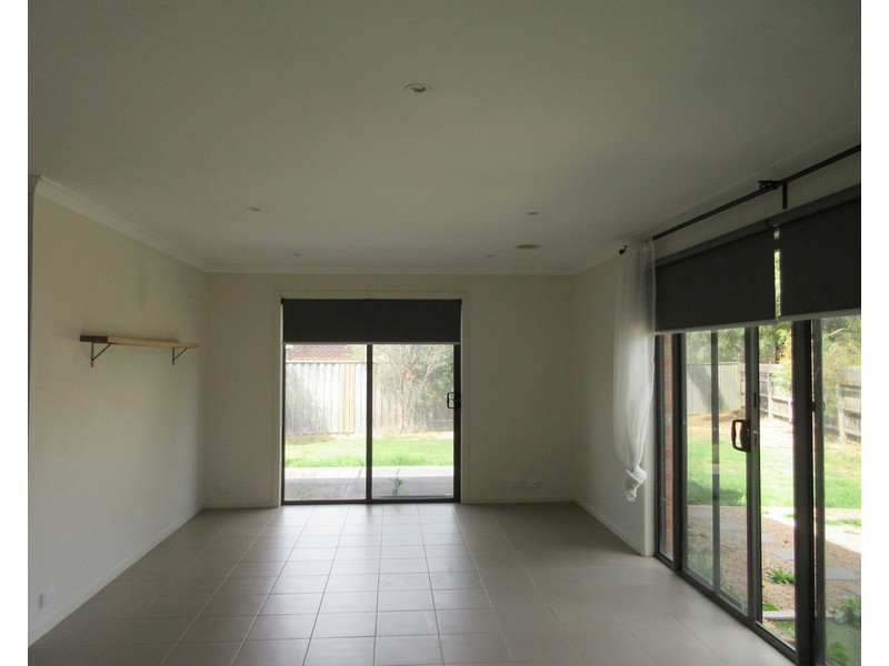 13 Kosta Boda Boulevard, Pakenham VIC 3810