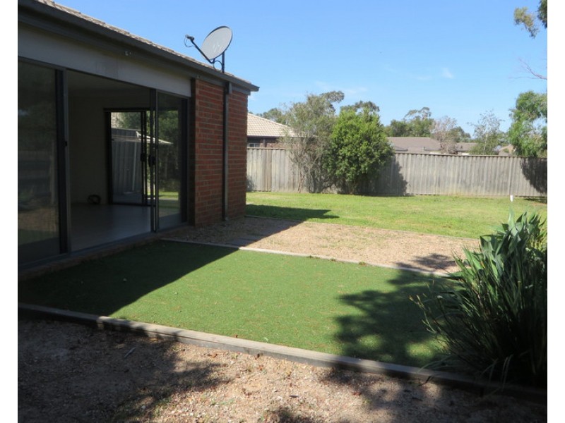 13 Kosta Boda Boulevard, Pakenham VIC 3810