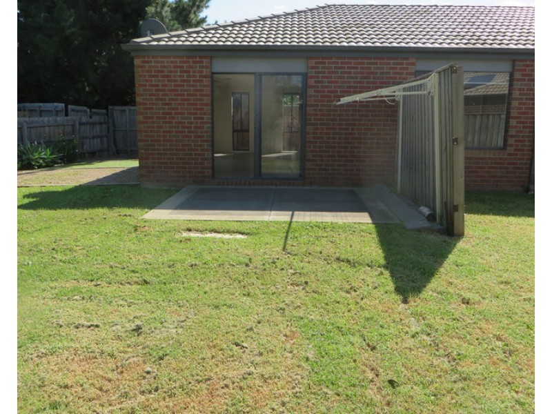 13 Kosta Boda Boulevard, Pakenham VIC 3810