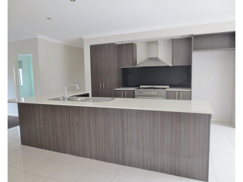 15 Breenview Place, Doreen VIC 3754