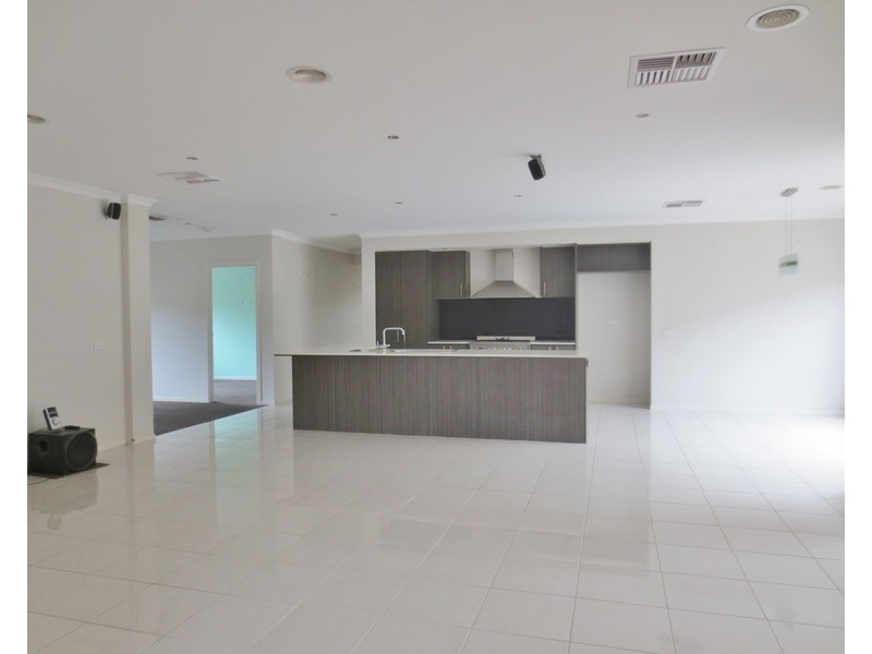 15 Breenview Place, Doreen VIC 3754