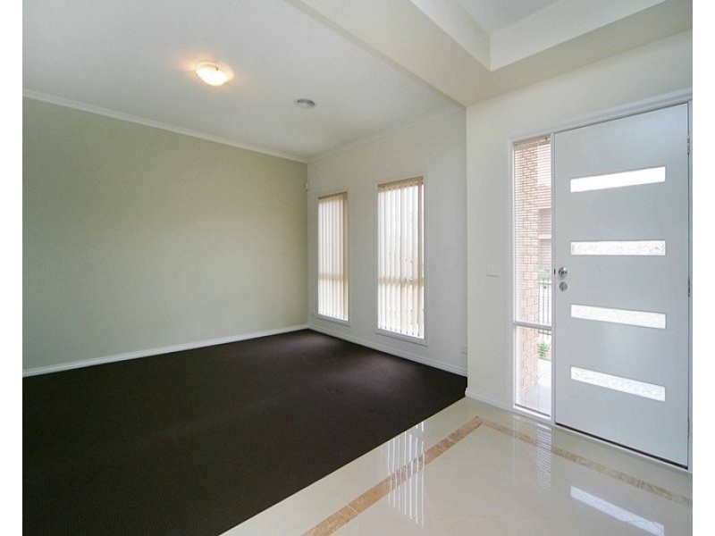 11 Elysee Avenue, South Morang VIC 3752