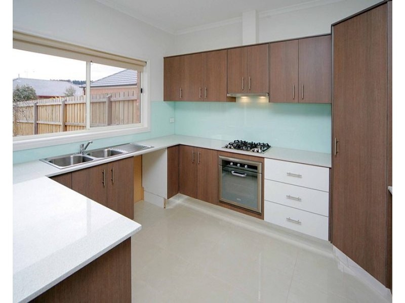 11 Elysee Avenue, South Morang VIC 3752